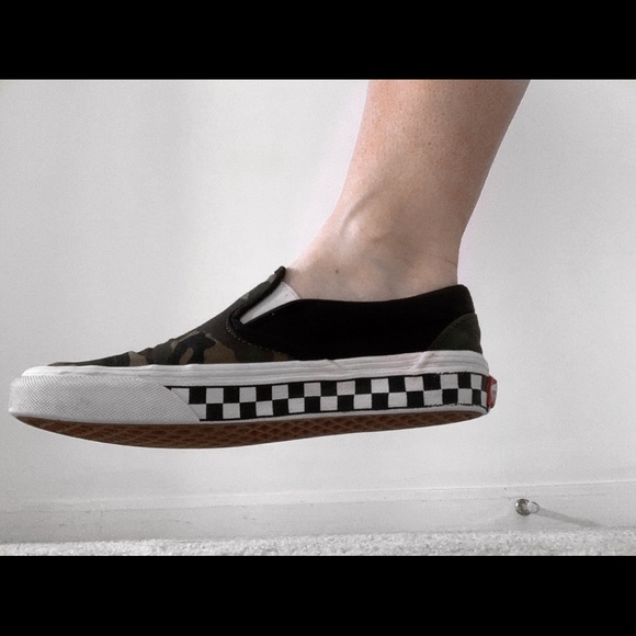 Custom Vans - Picture 2 of 2